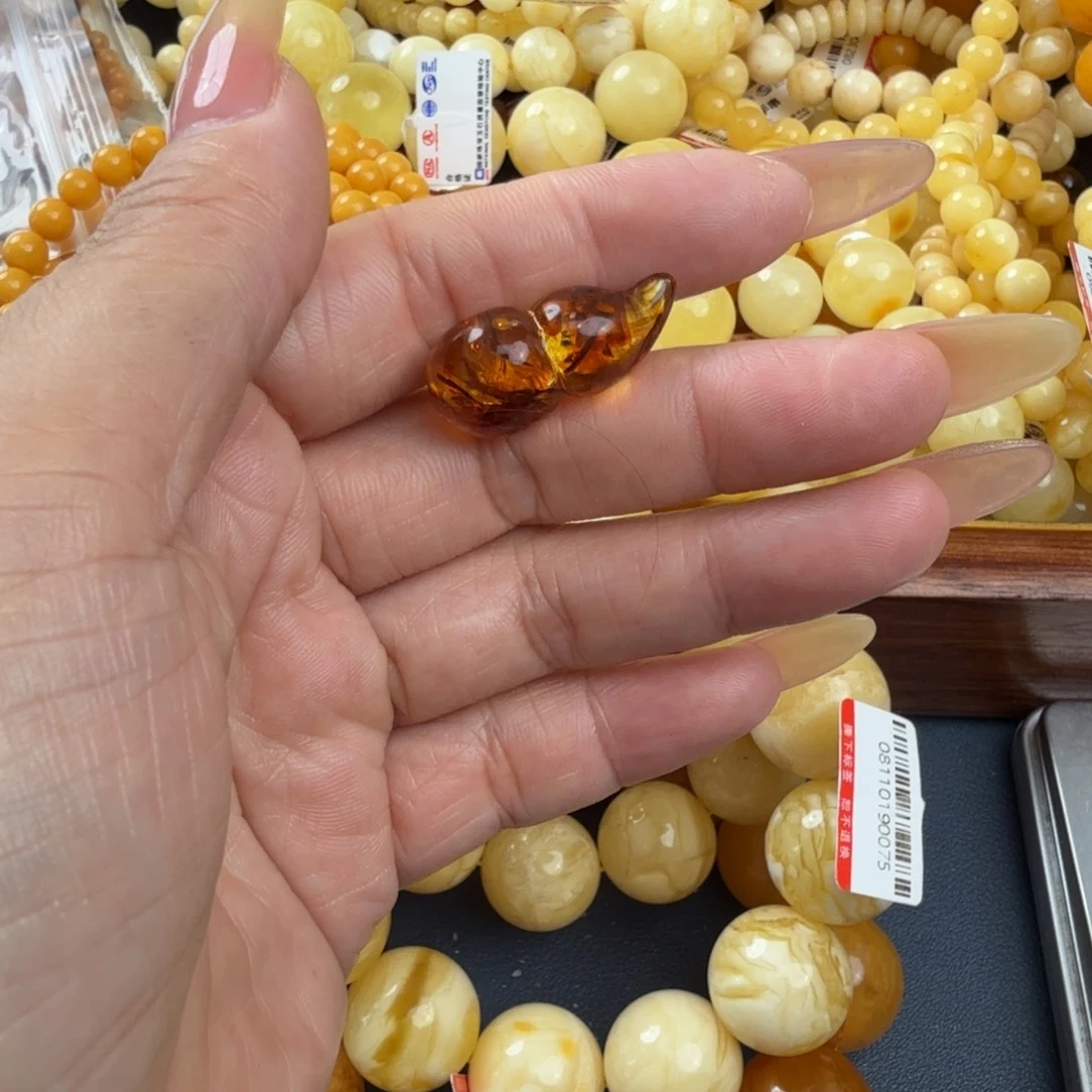 琥珀未镶嵌珠宝奇石