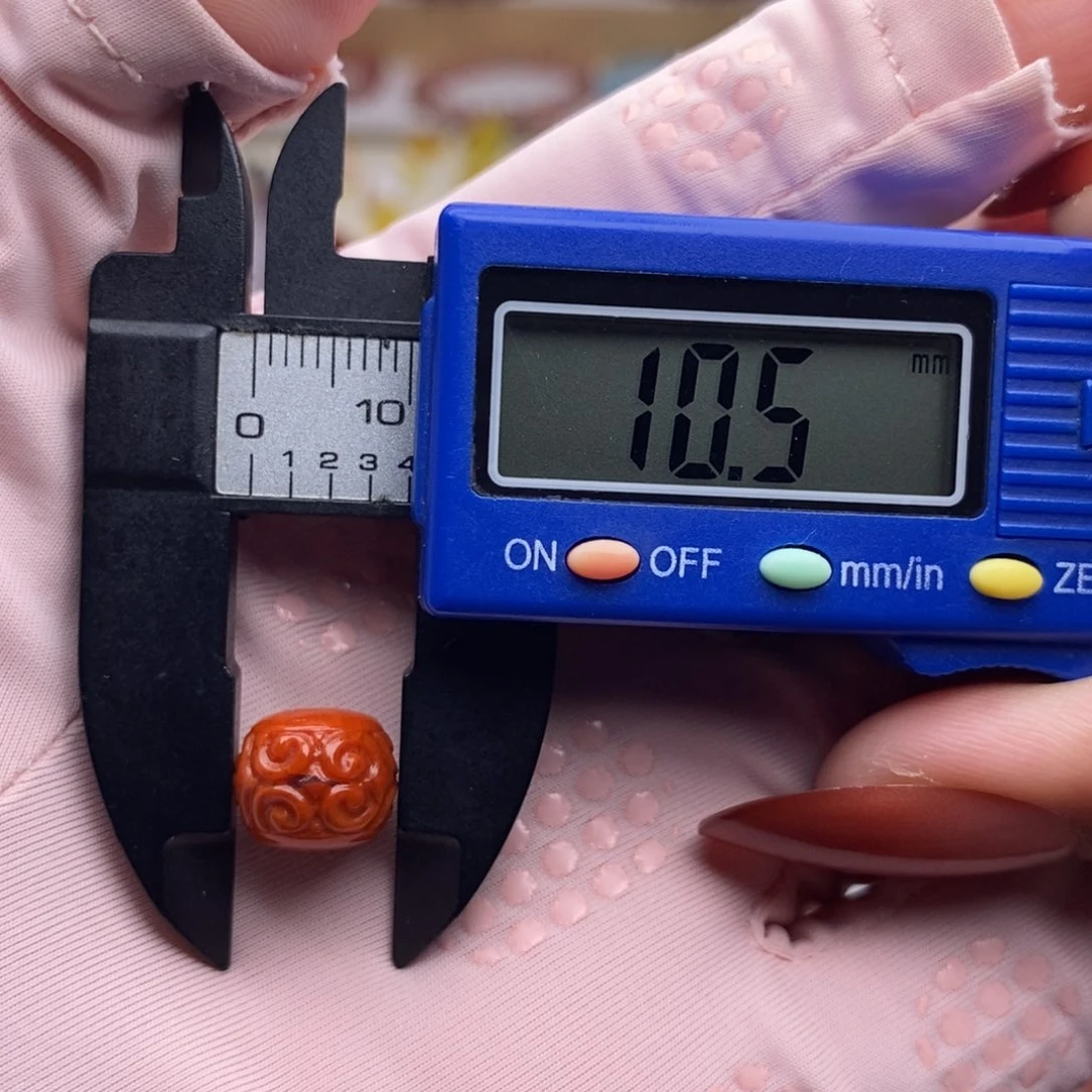 南红玛瑙配饰未镶嵌有瑕疵