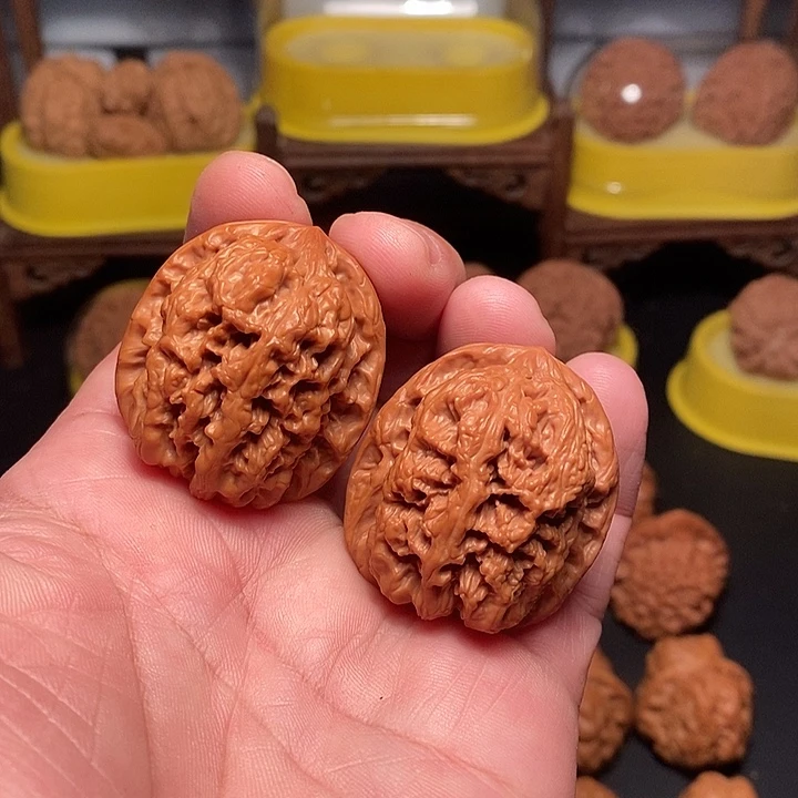 文玩核桃吊坠36.5尺，将军膀