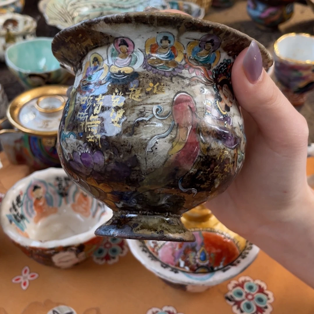 静***澜杯子里面还有很多