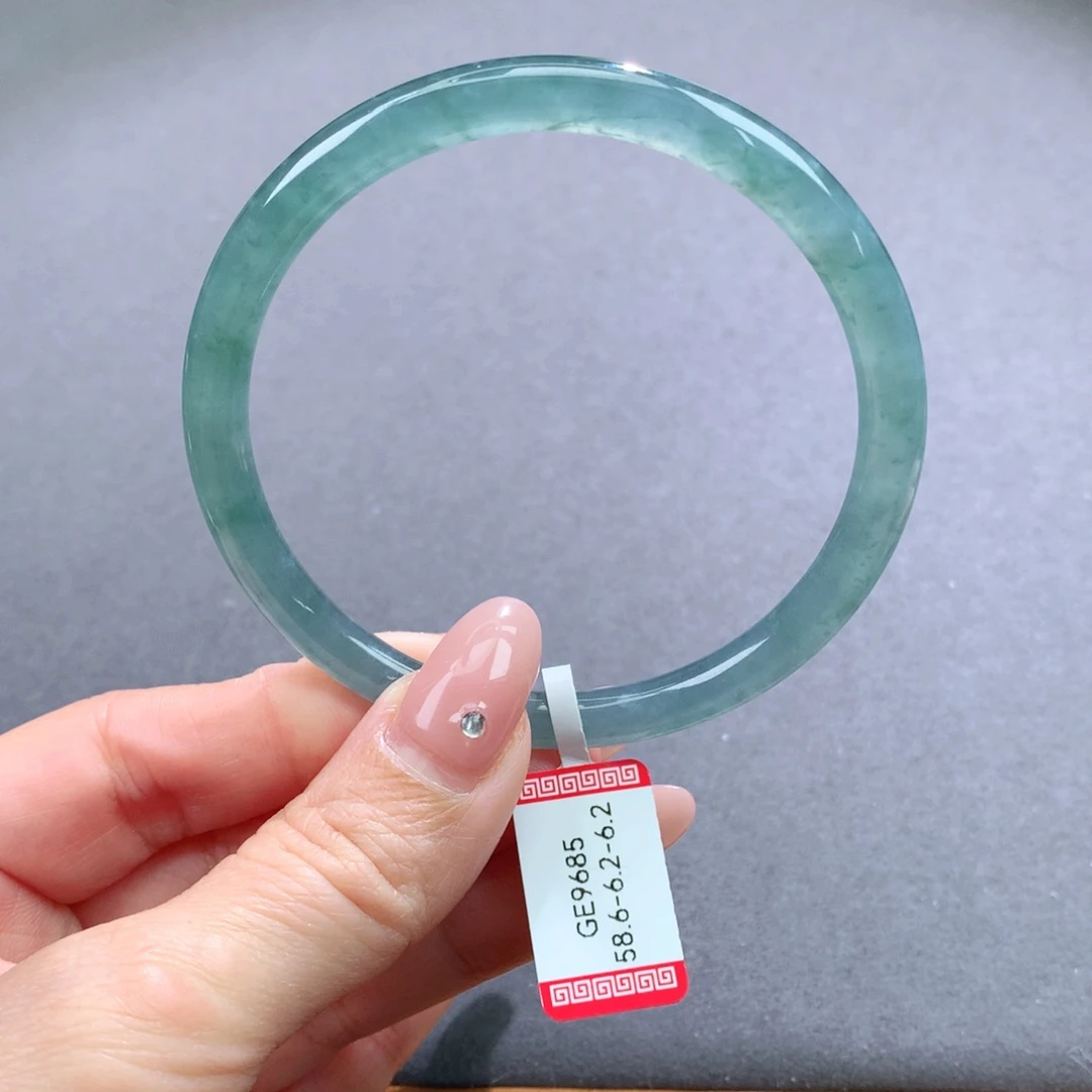 翡翠手镯未镶嵌天然翡翠手镯叮当镯