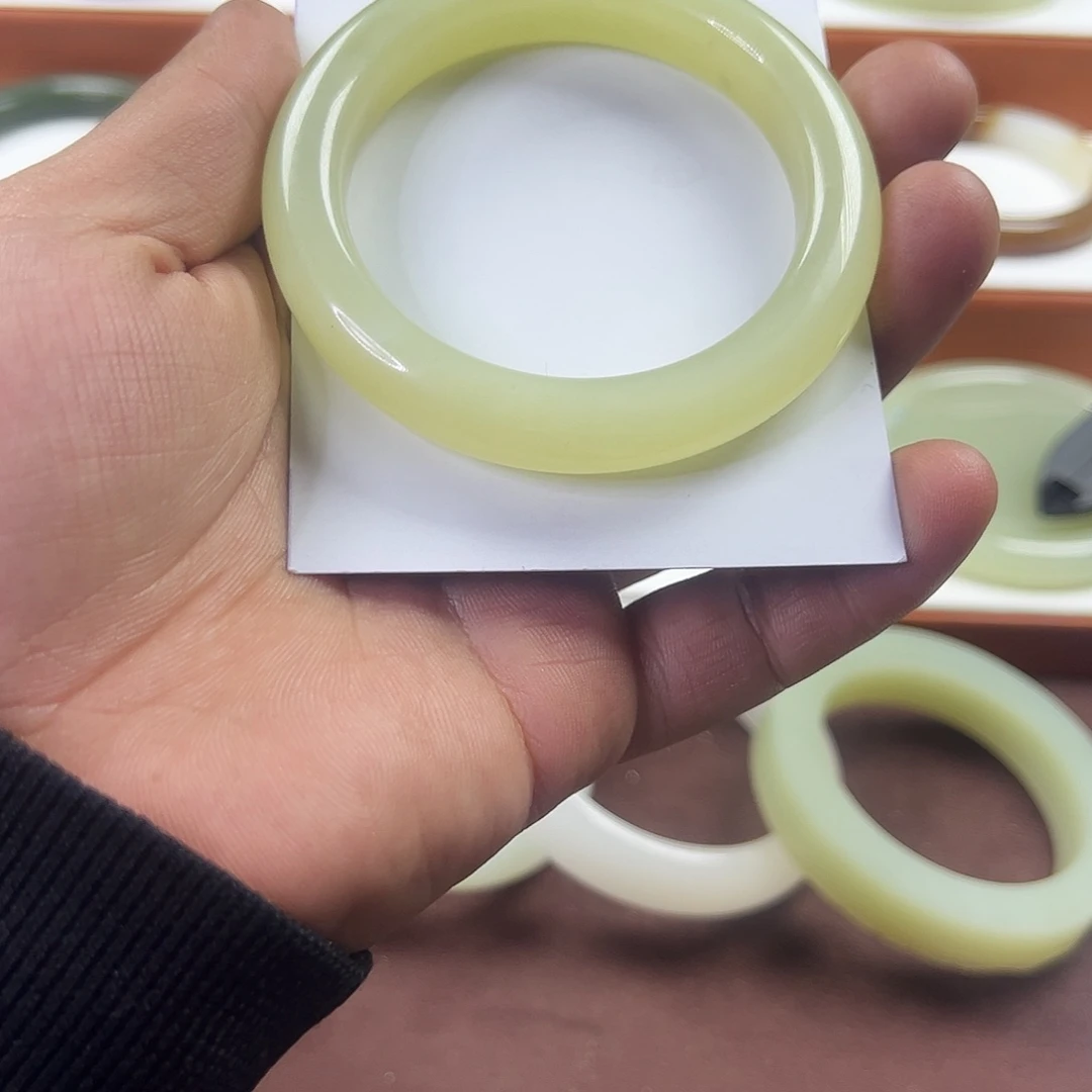 未镶嵌手镯和田玉柠檬黄