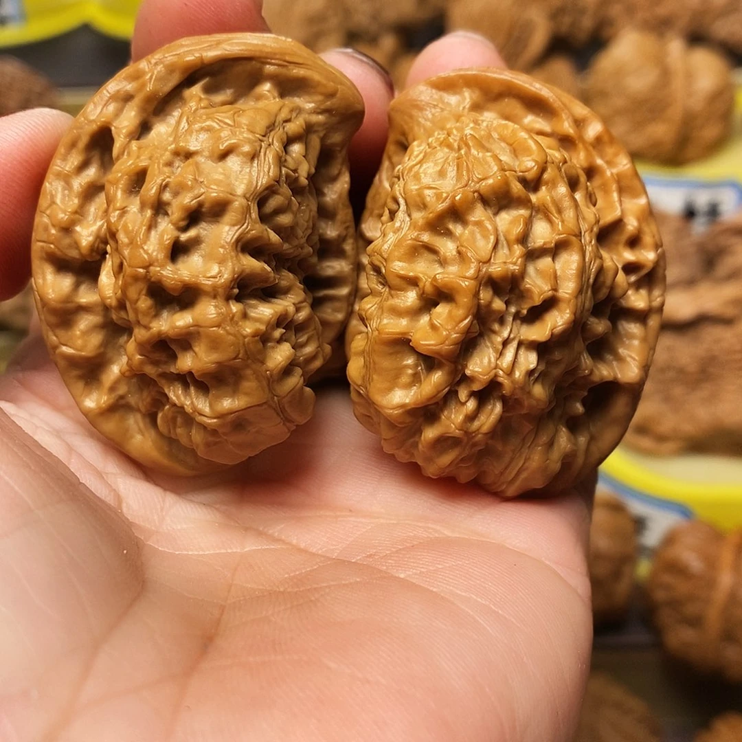 吊坠文玩核桃座山雕