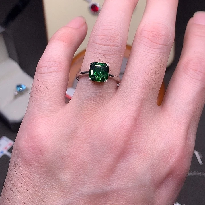 银S925镶嵌绿色碧玺戒指
