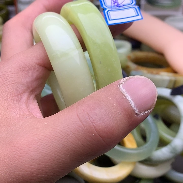 蛇纹石玉未镶嵌手镯鹿*盏