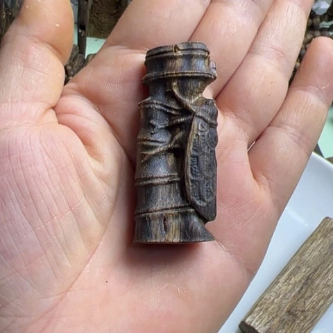 沉香碎屑沉香雋**客棋楠蓝宝石8.6克