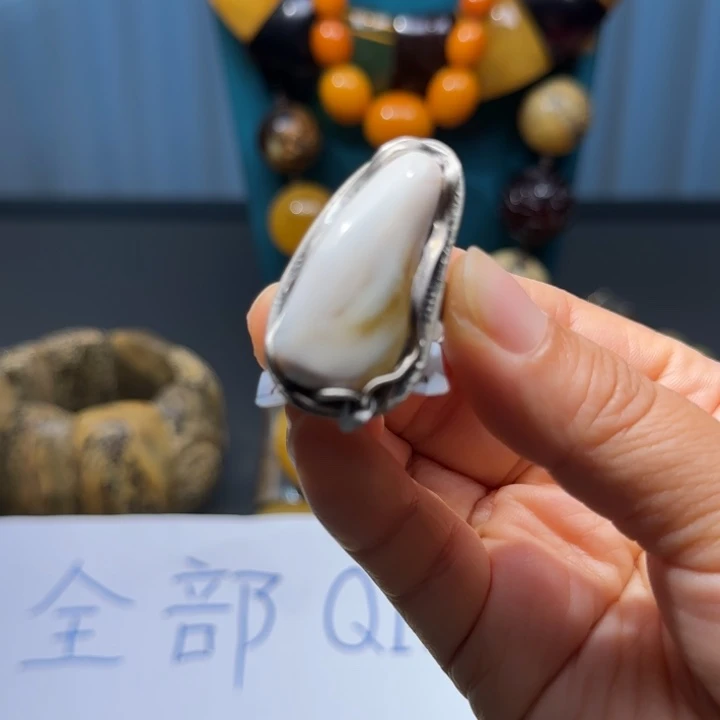 琥珀未镶嵌手链波兰设计款琥珀蜜蜡