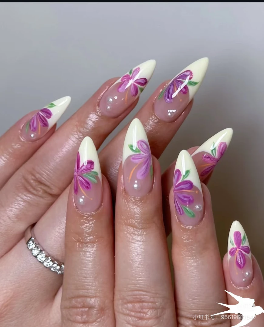 高级淡黄法式手绘花朵纯手工穿戴甲美甲贴片成品