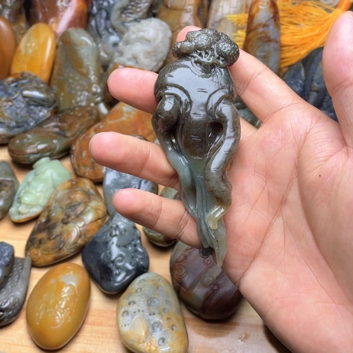 和田玉未镶嵌挂件