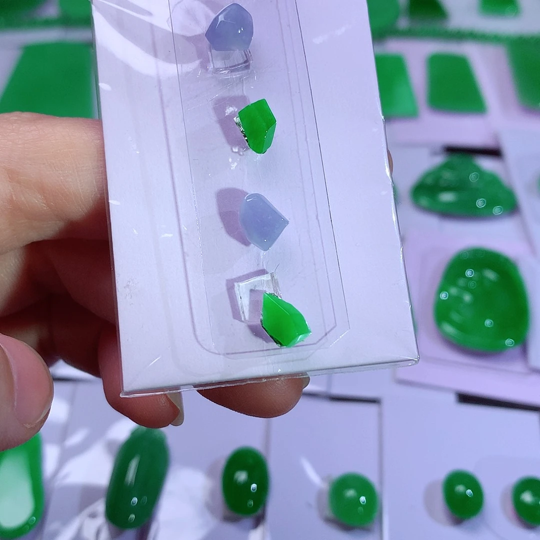 颈饰未镶嵌翡翠天然翡翠