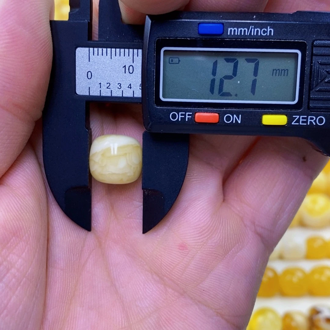 L***E琥珀未镶嵌珠宝奇石