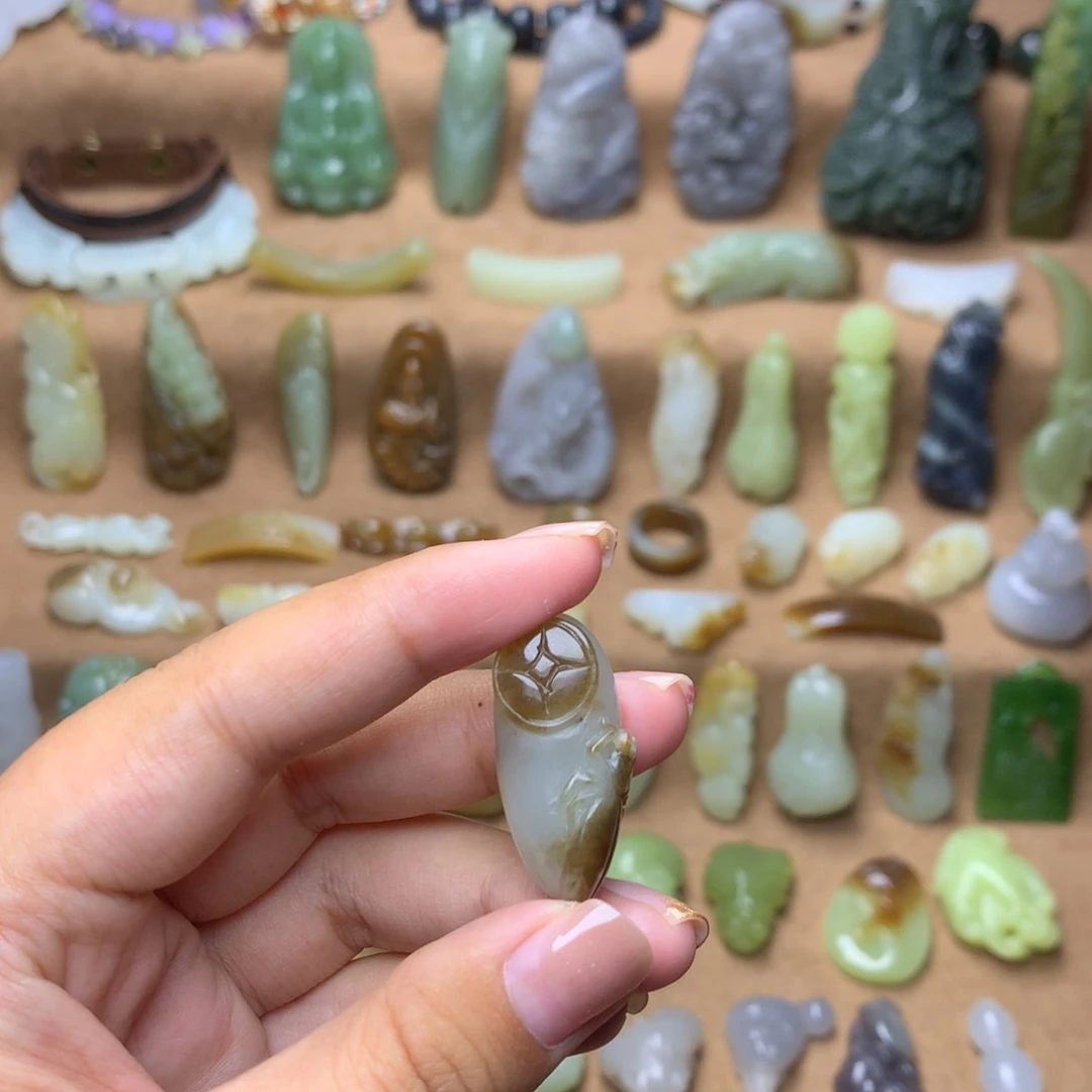 和田玉未镶嵌挂件