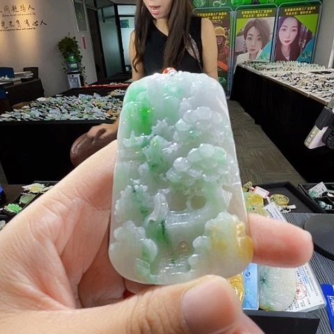 翡翠未镶嵌颈饰翡翠