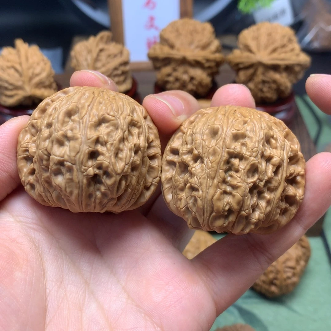 文玩核桃把件44绣球