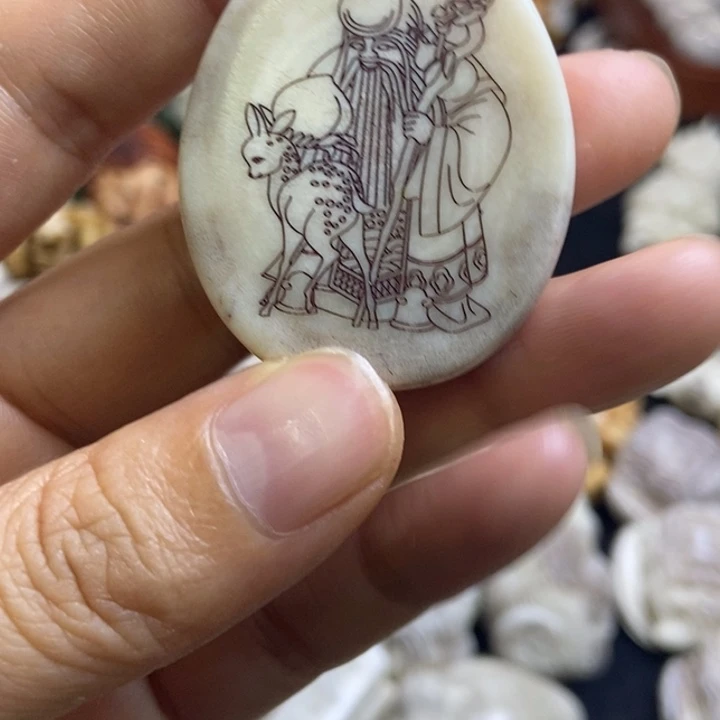配饰鹿角雕刻一个出福利