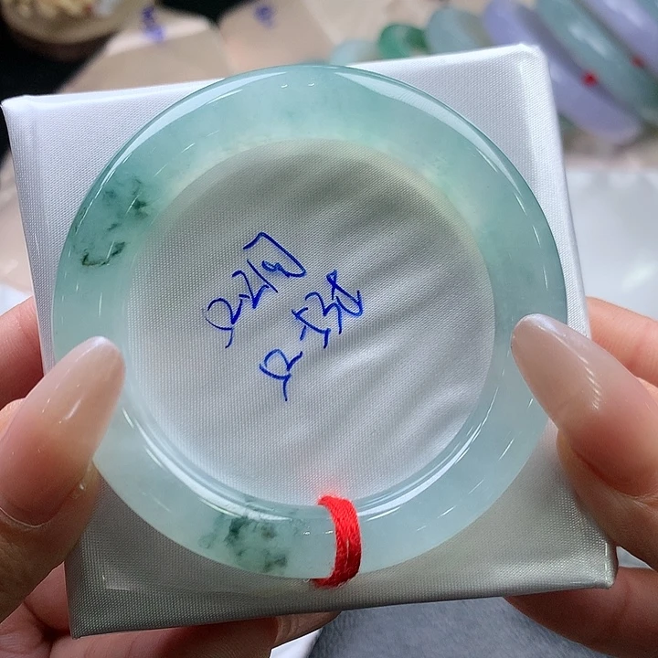 一***落翡翠未镶嵌手镯52.2圆大漏