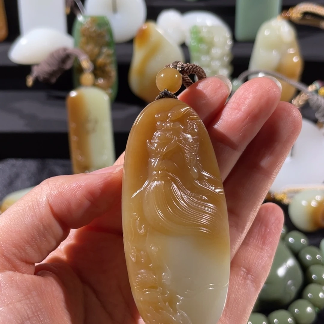 和田玉未镶嵌颈饰