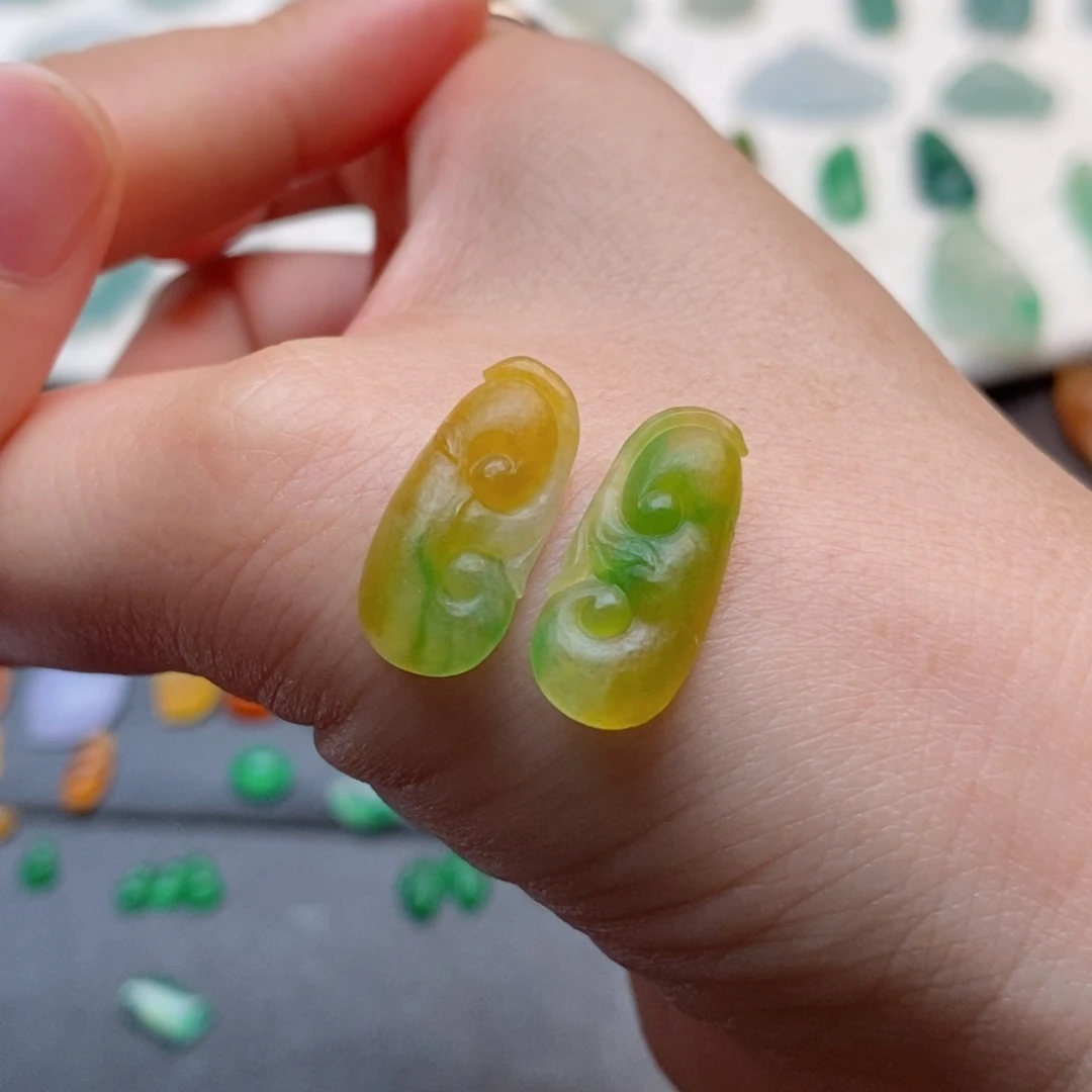 定制翡翠未镶嵌如意