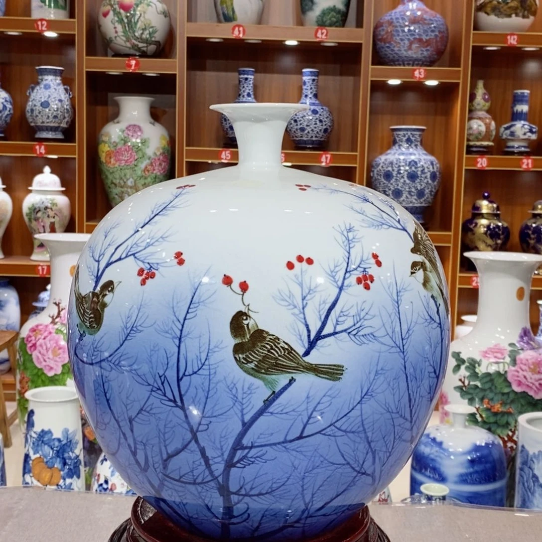 摆件纯手工手绘，青花石榴瓶