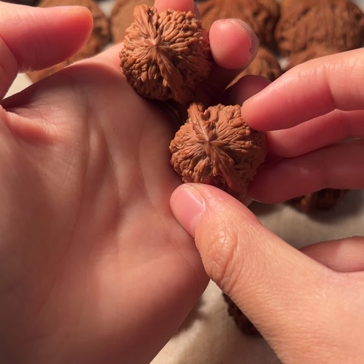 文玩核桃吊坠30狮子头