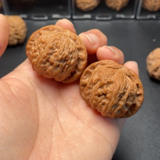 【闪购商品】把件文玩核桃球白………
