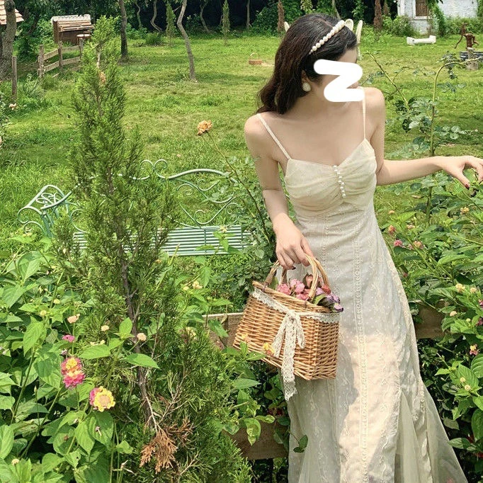 夏季甜欲风桔梗茶歇法式吊带长裙设计感显瘦收腰超仙森系连衣裙