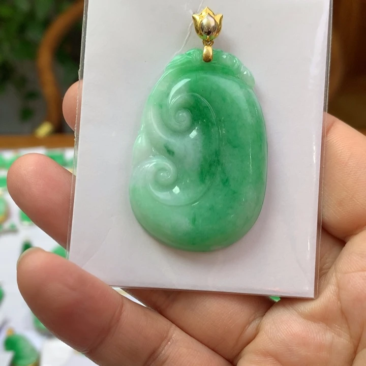 翡翠颈饰18K金镶嵌w****2翡翠吊坠