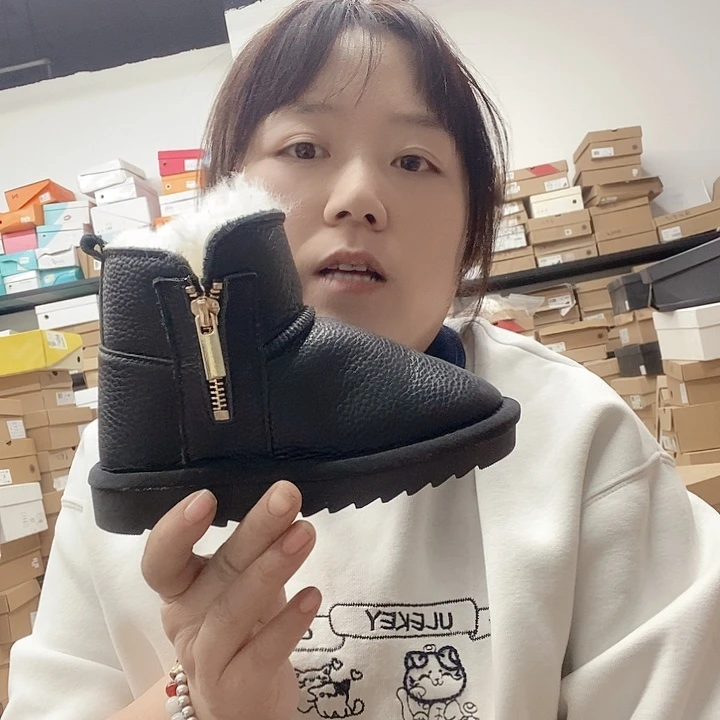 特价皮毛一体雪地靴