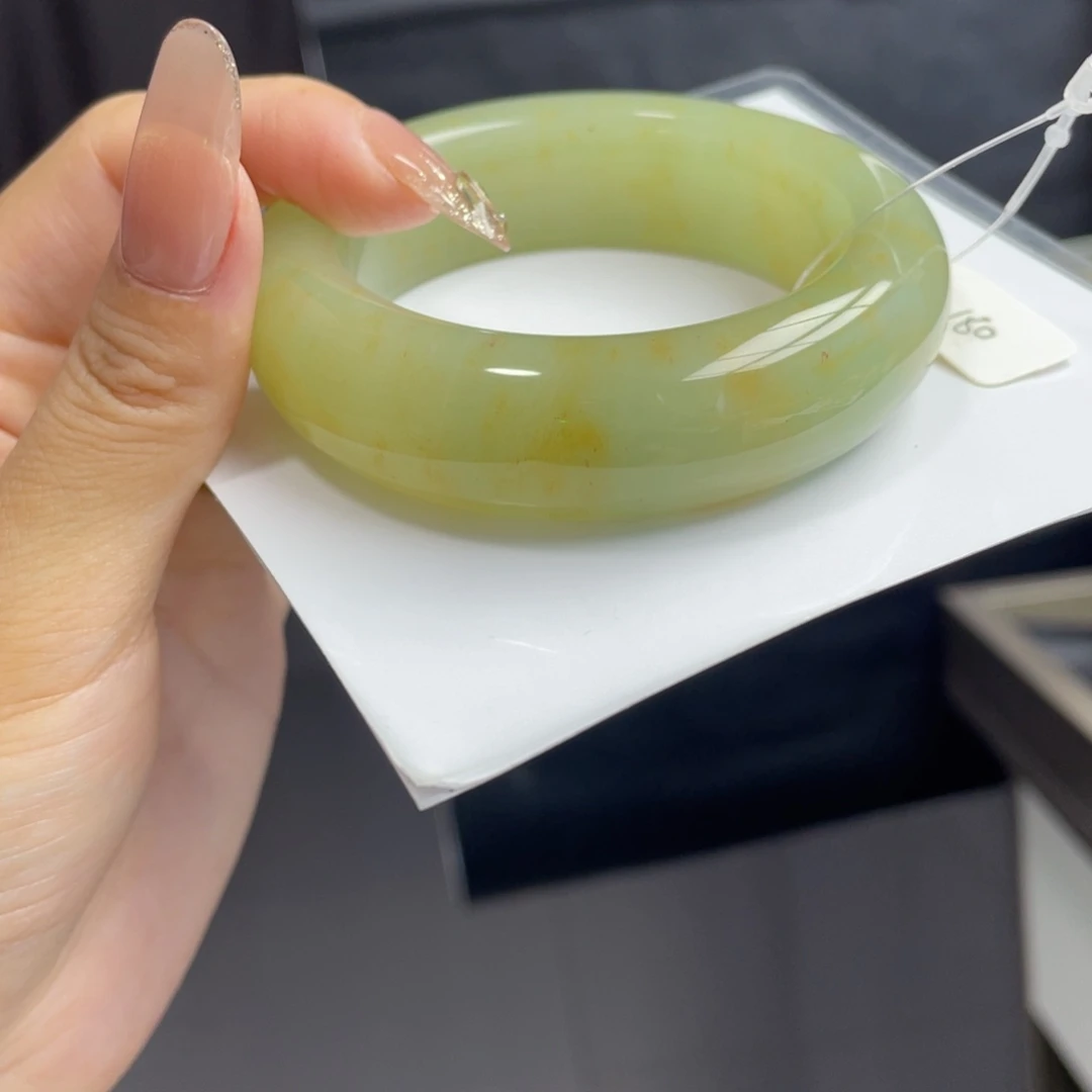 未镶嵌手镯石英质玉超**心