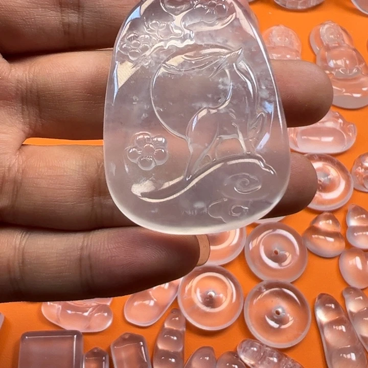 石英质玉未镶嵌颈饰