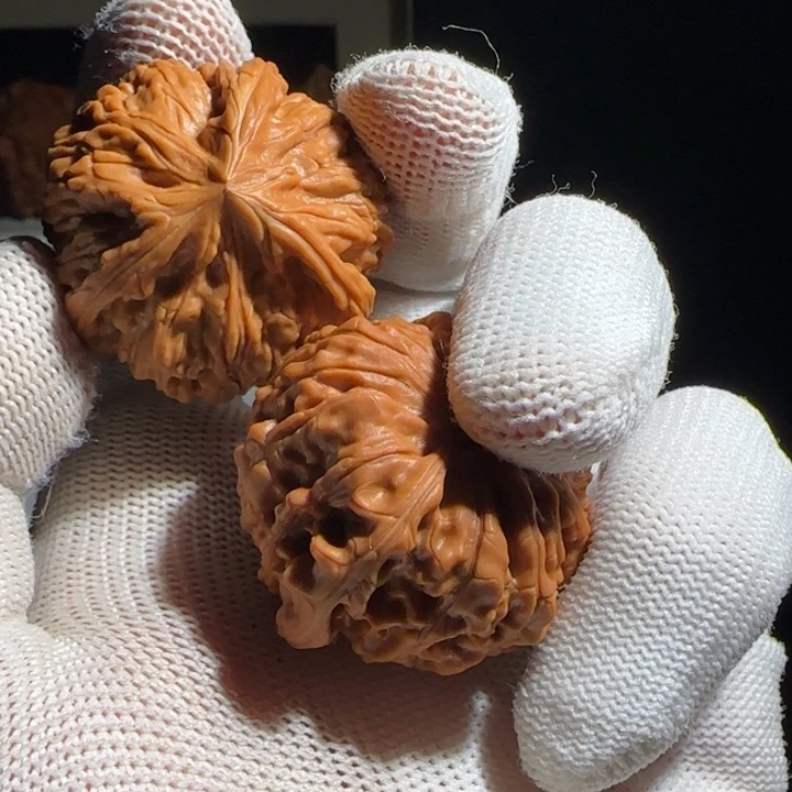 背***影把件文玩核桃39三棱背影