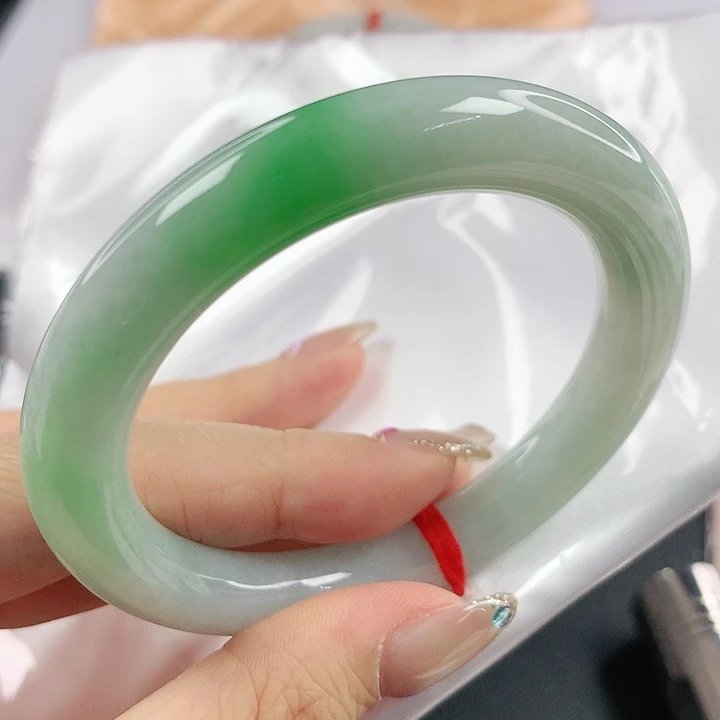 未镶嵌手镯翡翠，945