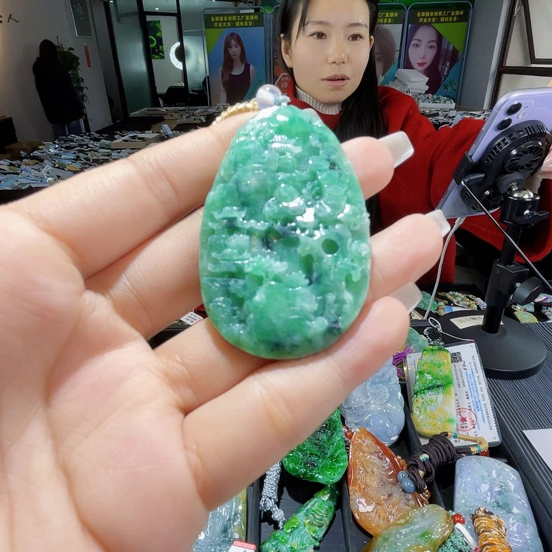 颈饰未镶嵌翡翠一