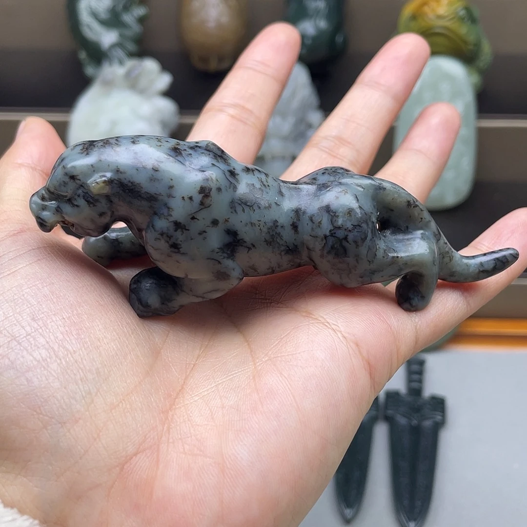 &***》和田玉未镶嵌颈饰