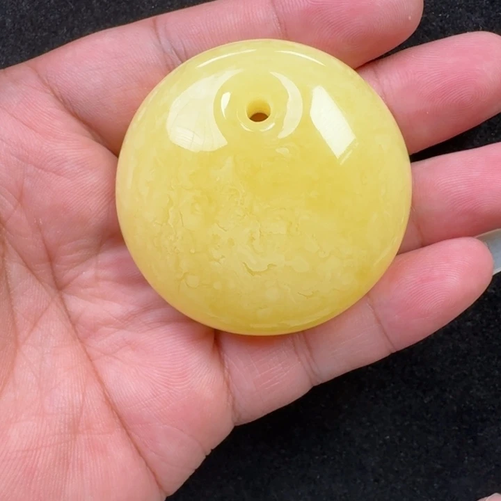 蜜蜡未镶嵌珠宝奇石