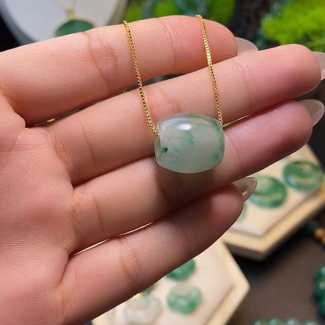 石英岩玉合金颈饰