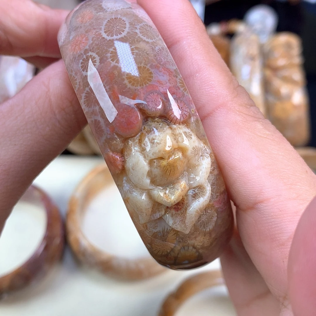 【闪购商品】颈饰未镶嵌硅化珊瑚（珊瑚玉）9号上新雕刻手镯58圈