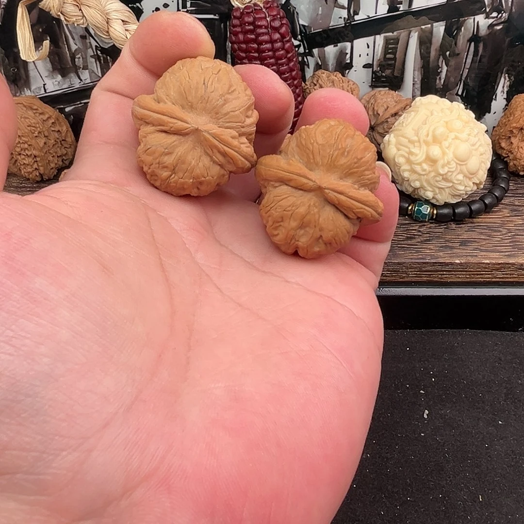 把件文玩核桃元宝手捻36尺