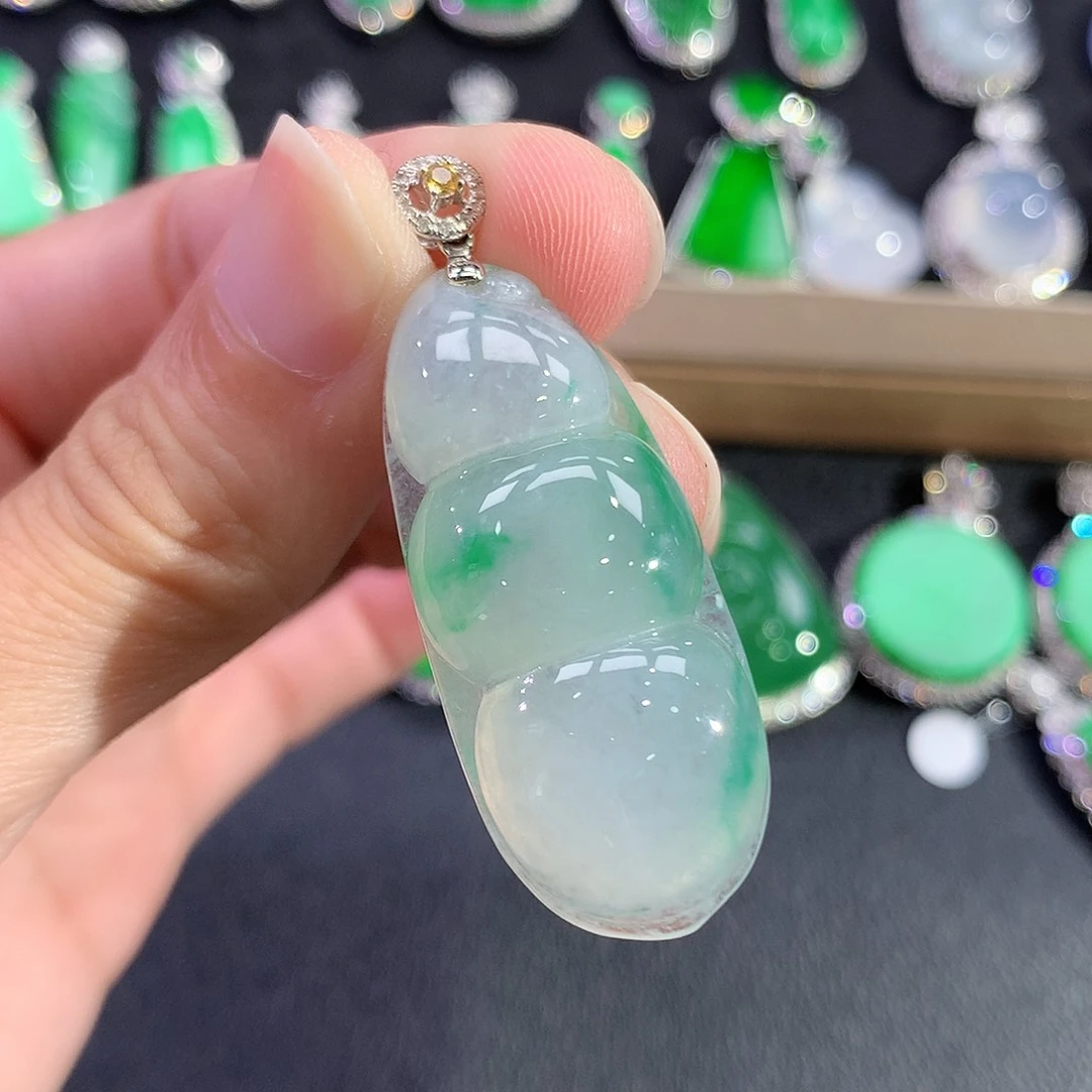 翡翠18K金镶嵌吊坠(赠链)