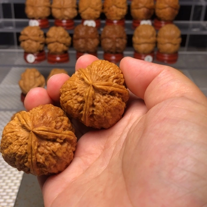 把件文玩核桃5密石三棱
