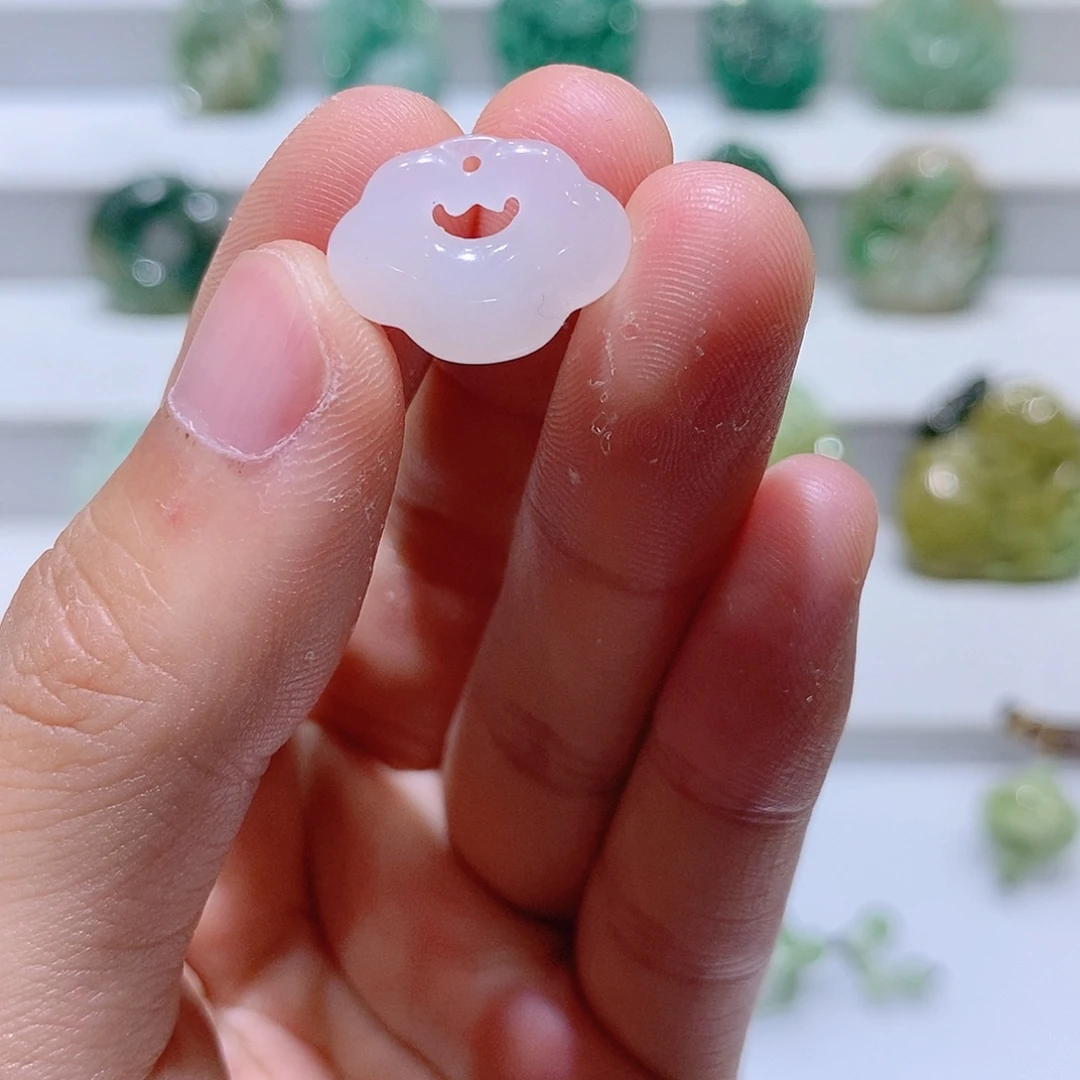 独山玉未镶嵌挂件