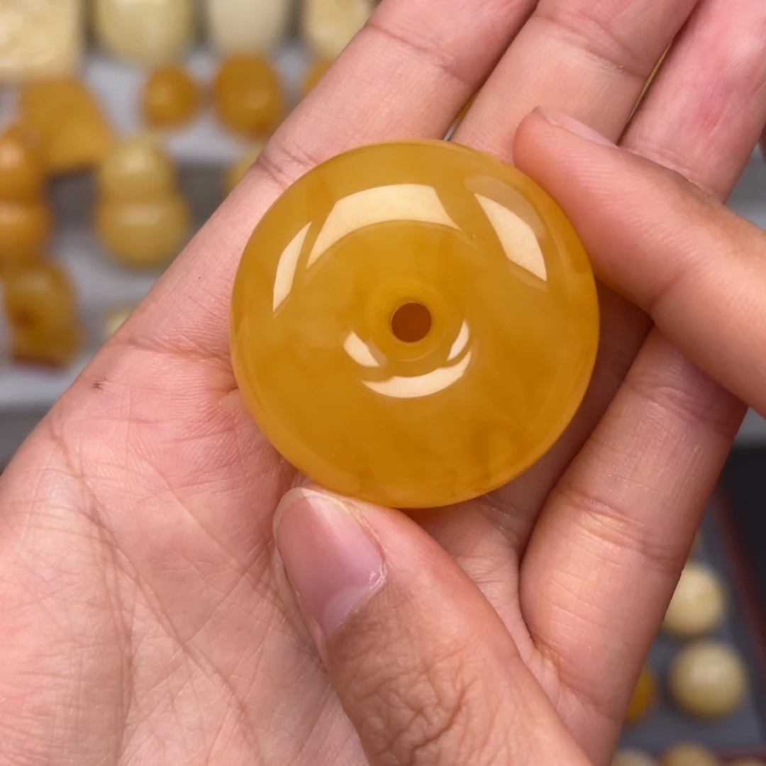 未镶嵌颈饰琥珀蜜蜡