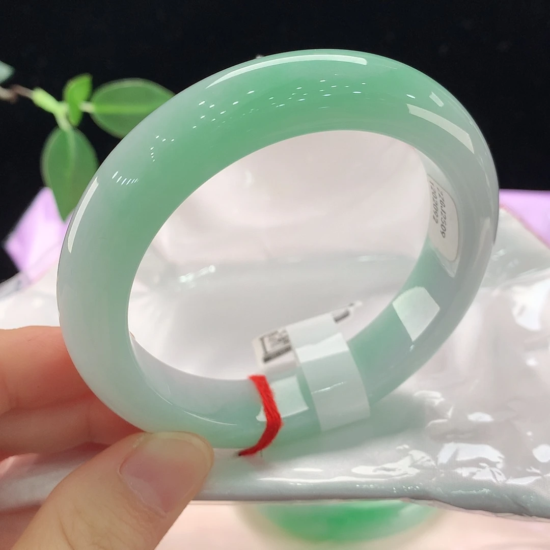翡翠未镶嵌手镯2092