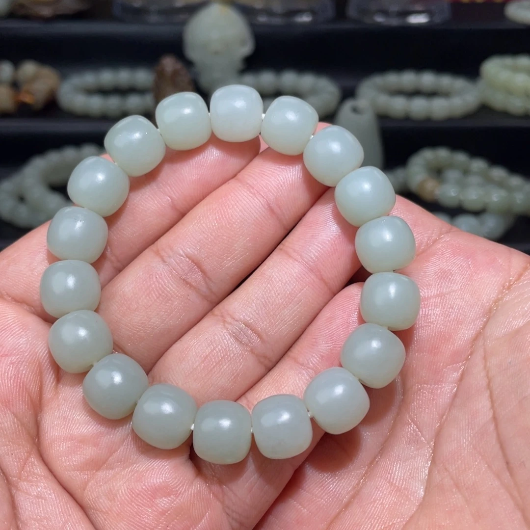 A***D和田玉（糖玉）未镶嵌颈饰