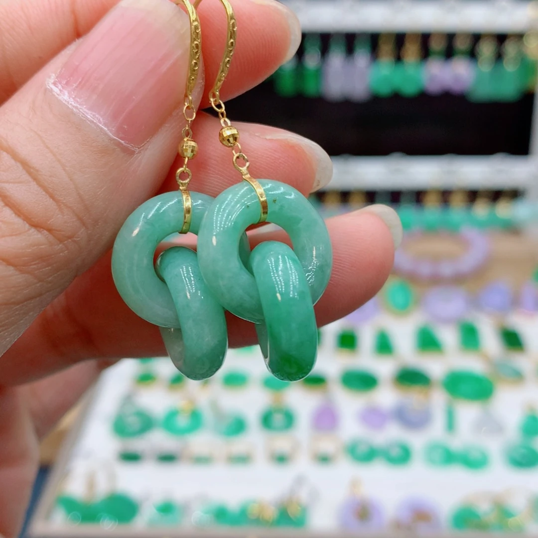 翡翠18K金镶嵌耳饰的