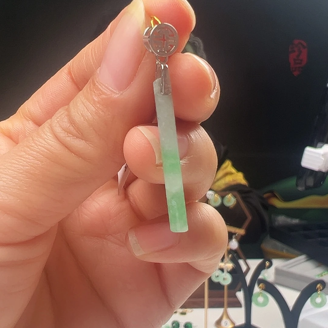 银S925镶嵌翡翠耳饰