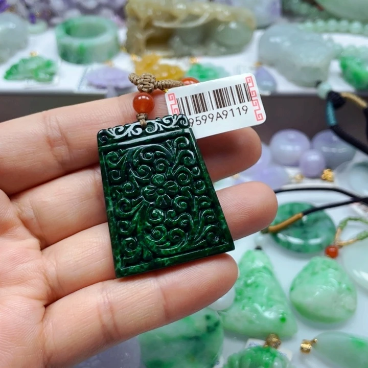 吊坠(不含链)未镶嵌翡翠