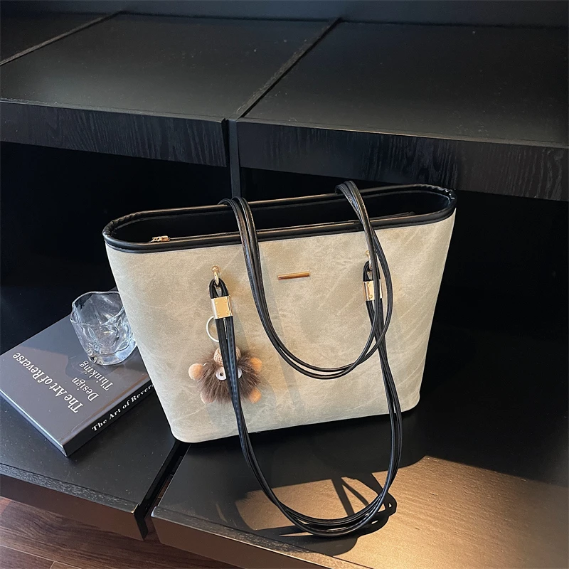 大容量包包女2025年秋季新款高级托特包外出百搭通勤手提单肩包