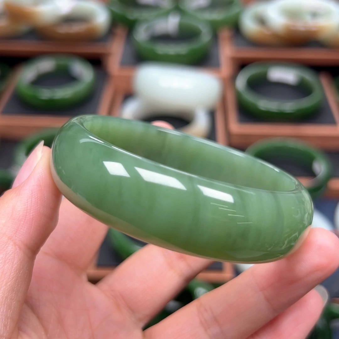 未镶嵌手镯和田玉（碧玉）