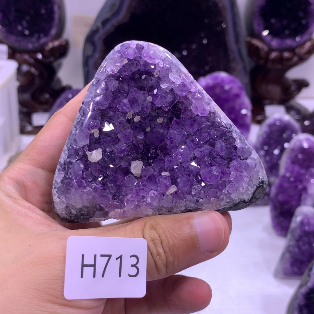 织绣乌拉圭紫水晶摆件713